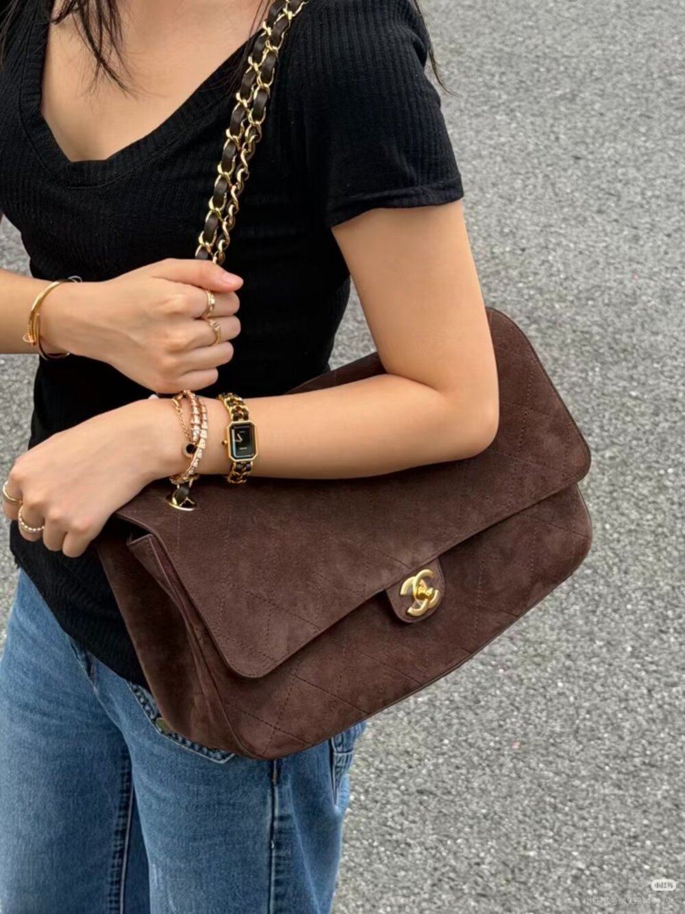 Classic CHANEL bag: A Stylish and Versatile Choice for Elegance